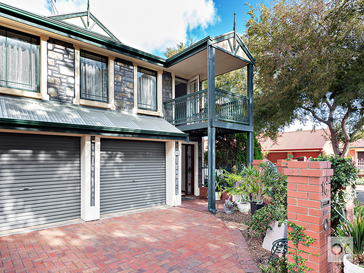 16 Francis Ridley Circuit