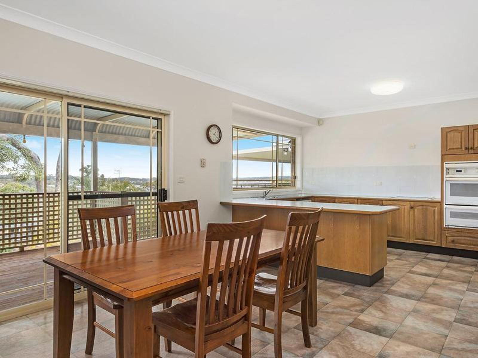 16 Grovelake Close, ELEEBANA NSW 2282