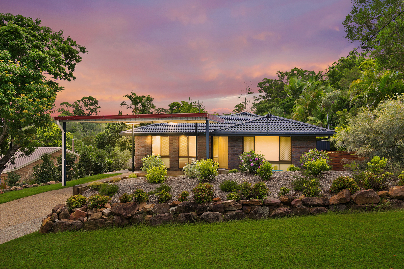 16 Sherwood Crescent, Daisy Hill QLD 4127
