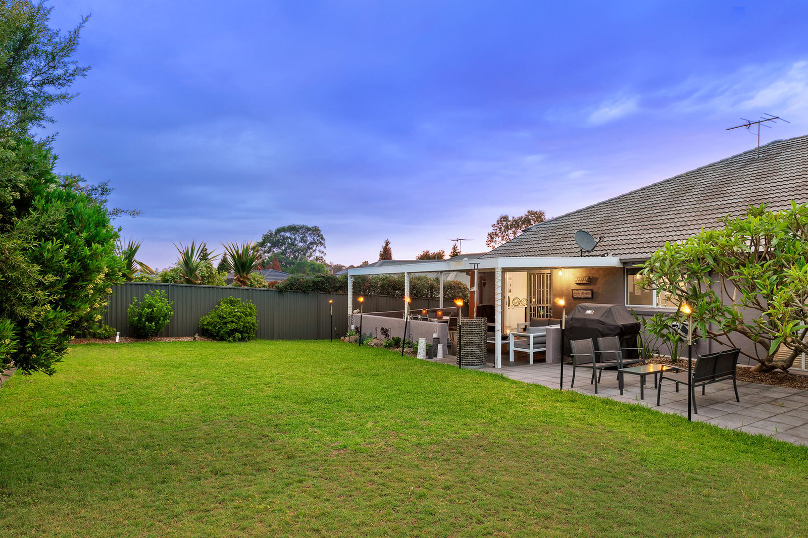 17 Amber Grove, BOLWARRA HEIGHTS NSW 2320