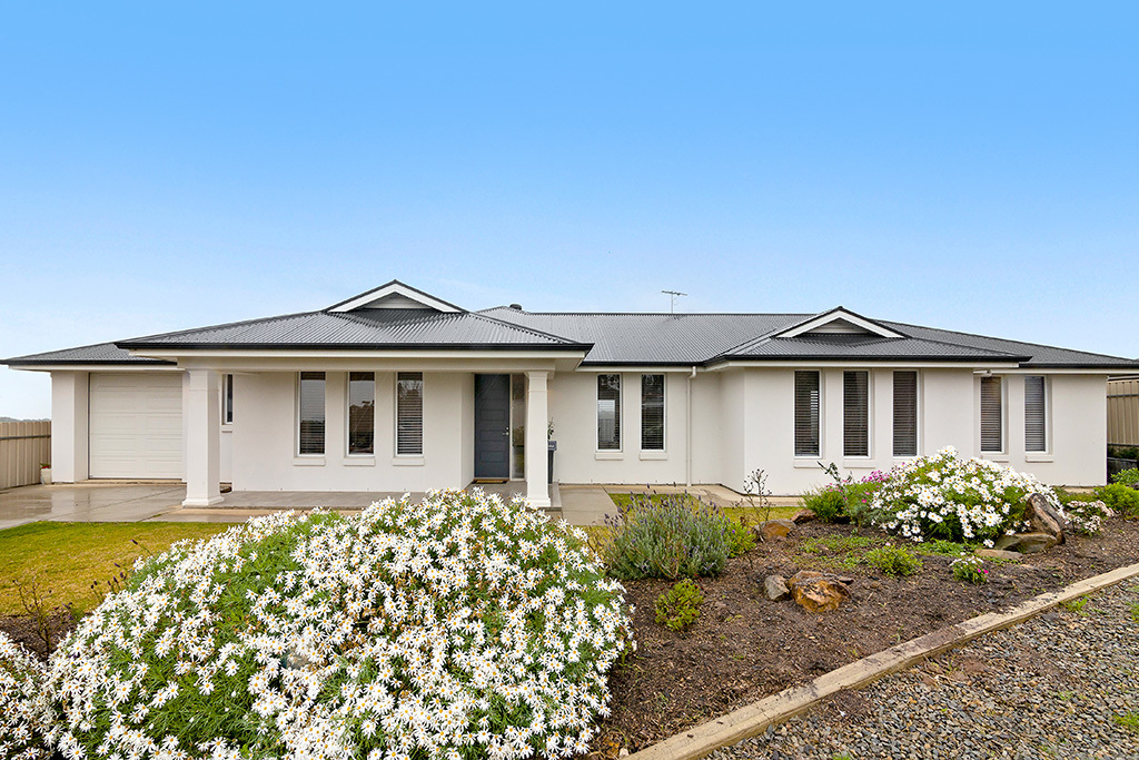 17 Lawton Court