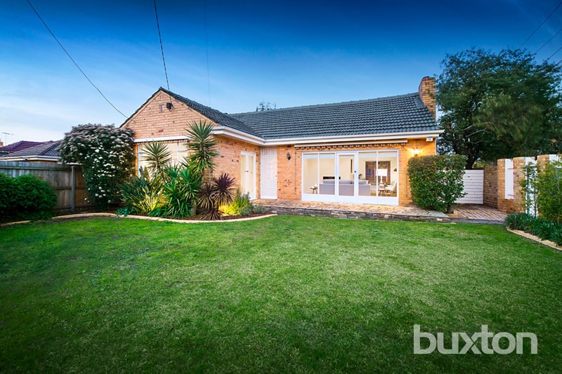 18 Charming Street, HAMPTON EAST VIC 3188 - Buxton 2020