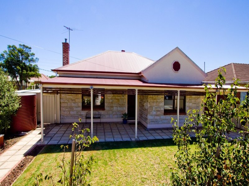 18 La Perouse Avenue