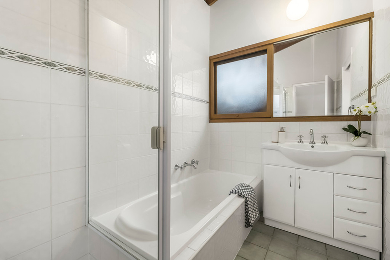 18 Sinclair Avenue, Templestowe Lower