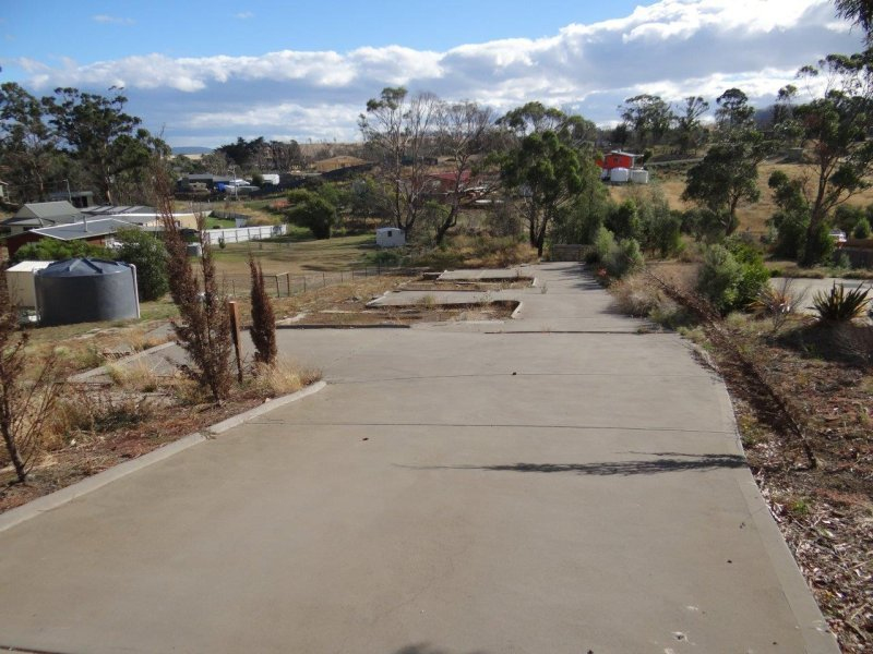 19 Bay Street, DUNALLEY, TAS, 7177