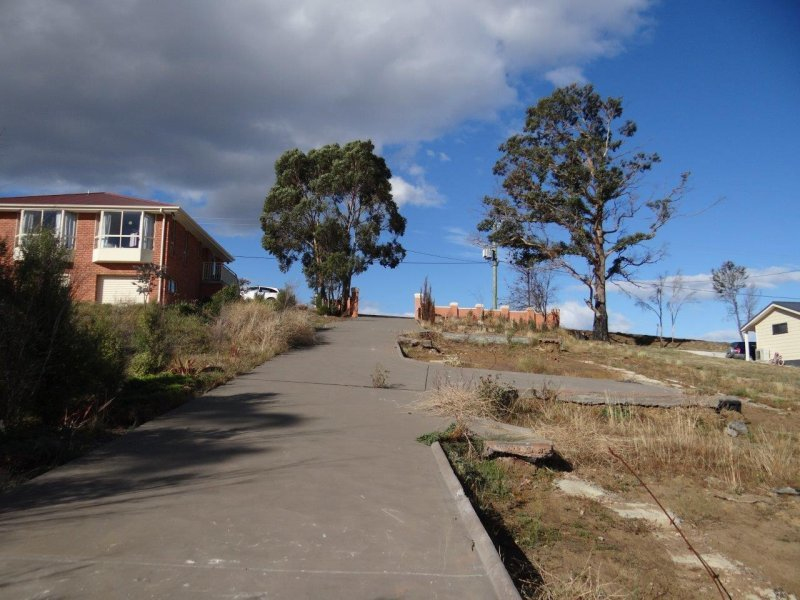 19 Bay Street, DUNALLEY, TAS, 7177