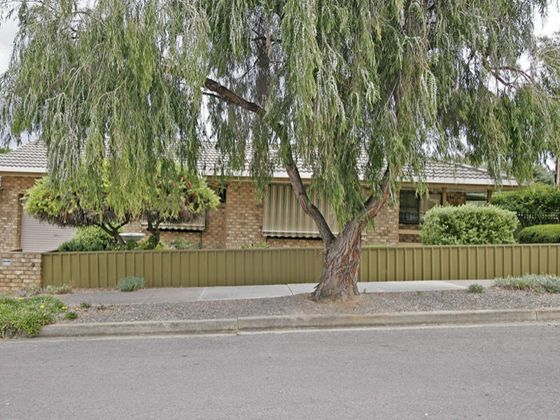 1/9 Vista Street
