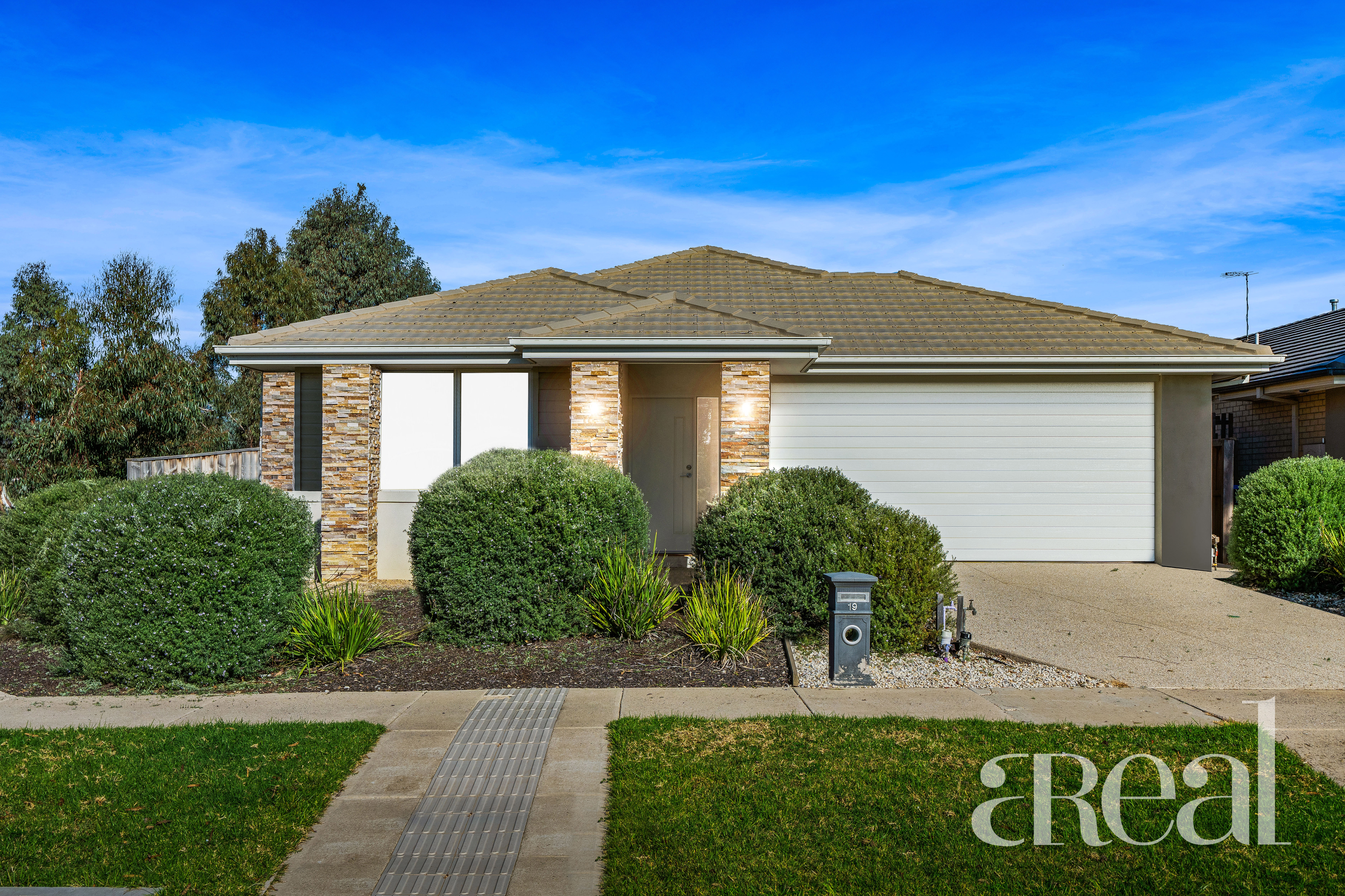 19 Weemala Grove, Werribee VIC 3030 