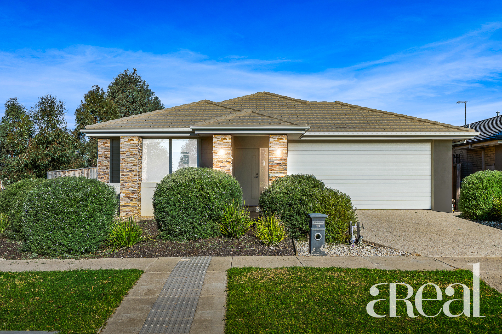 19 Weemala Grove, Werribee VIC 3030 