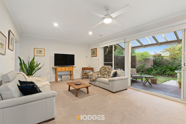1/96 Cole Street Brighton