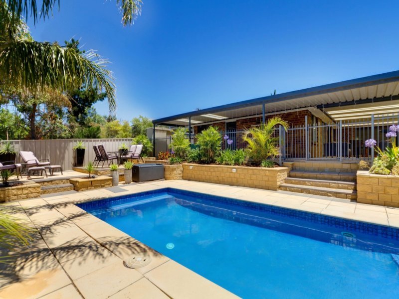 2 Brampton Court