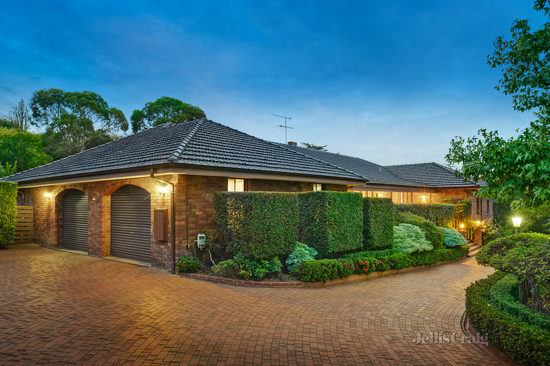 2 Jacov Gardens