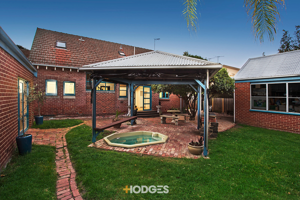 2 Keys Avenue Brighton East