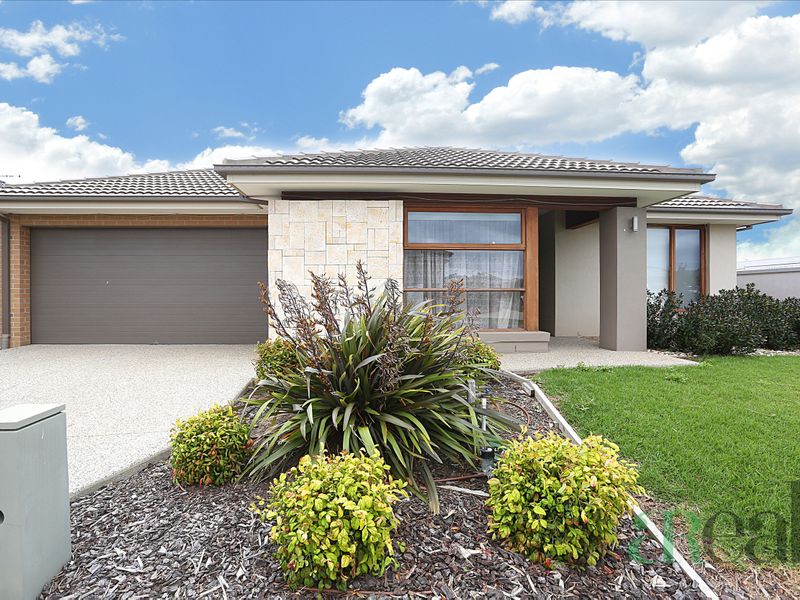 2 Lambro Way, Point Cook VIC 3030 