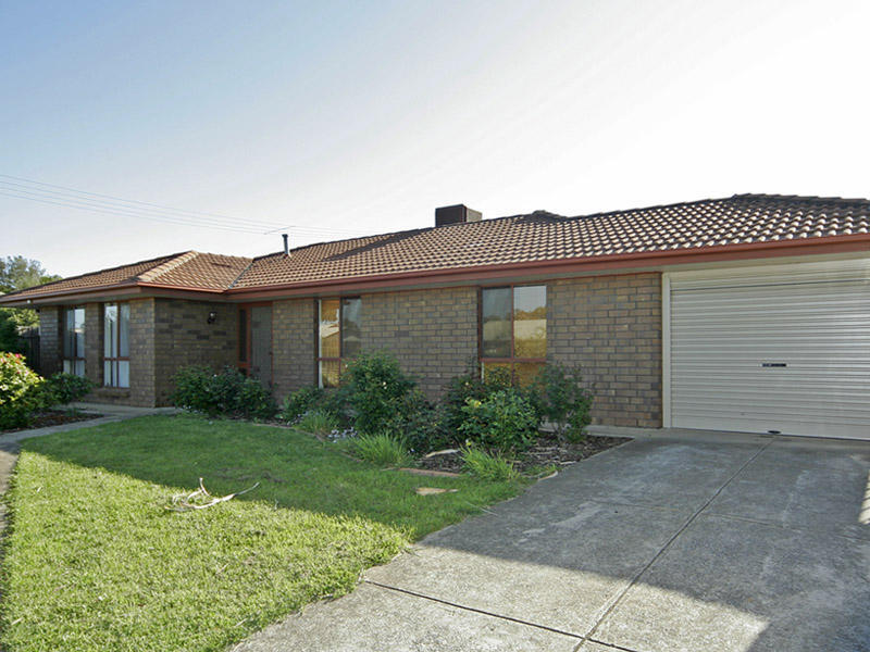 2 Leonard Crescent