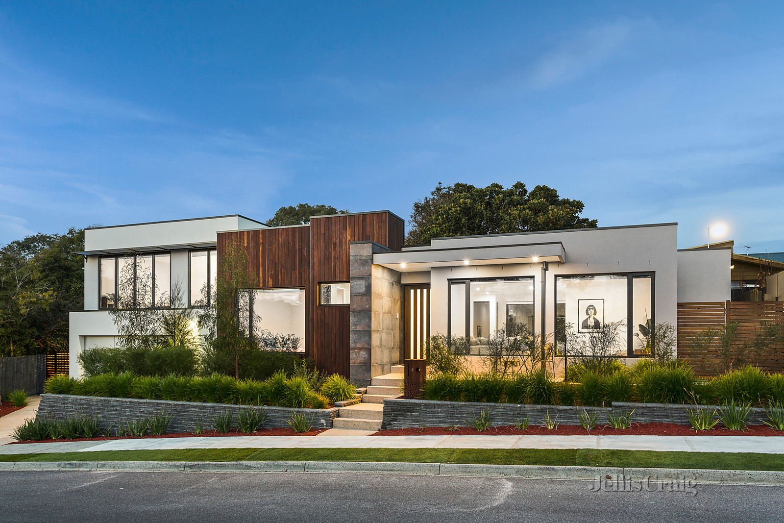 2 McColl Street, Montmorency
- Print Image 1
