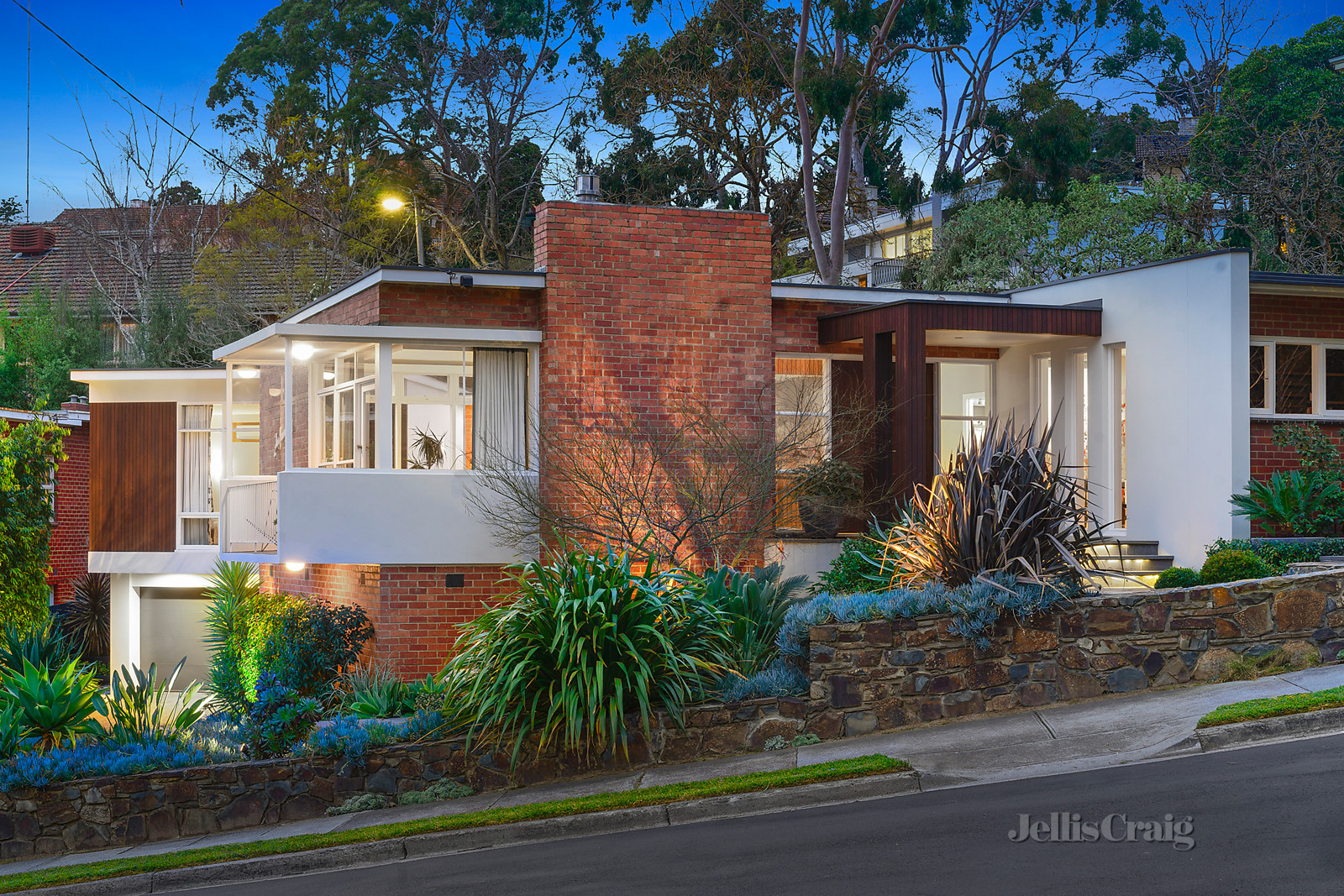 2 Yarra Street, Kew
- Print Image 1
