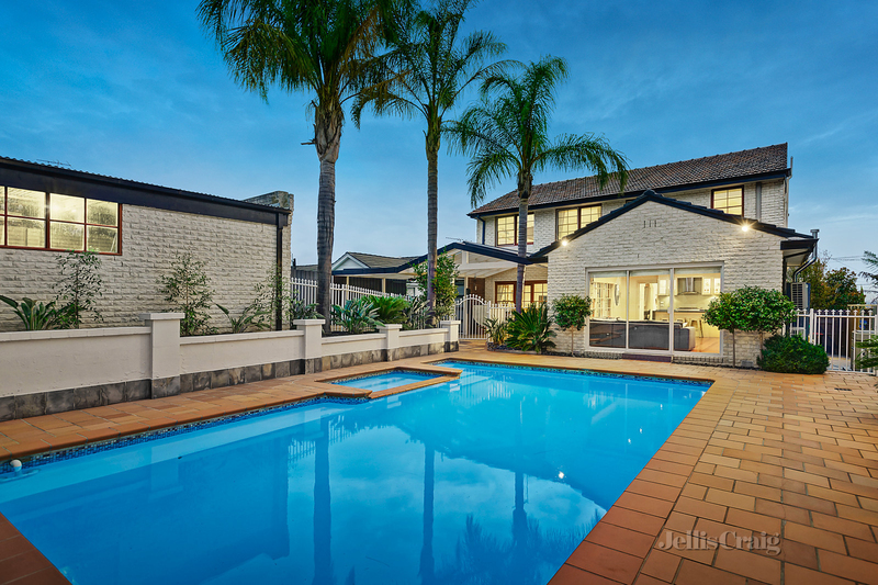 20 Prunella Close