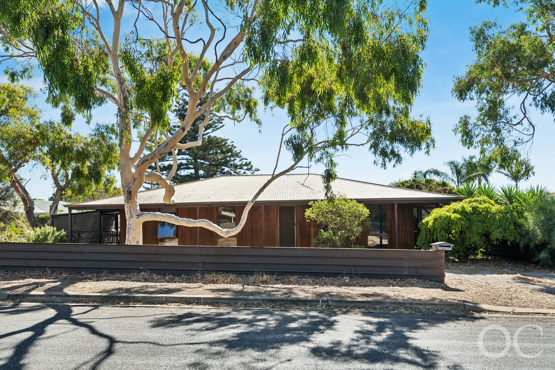 20 Seabreeze Crescent