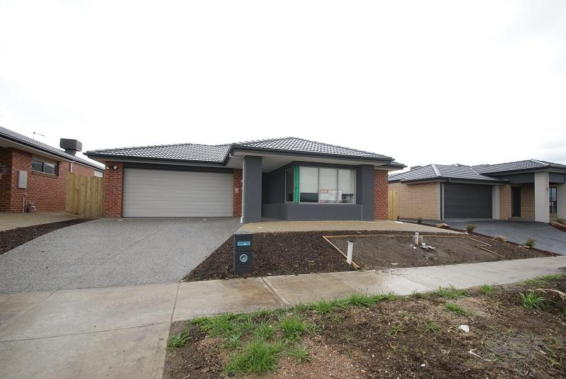 202 Alisma Boulevard, Cranbourne North VIC 3977 