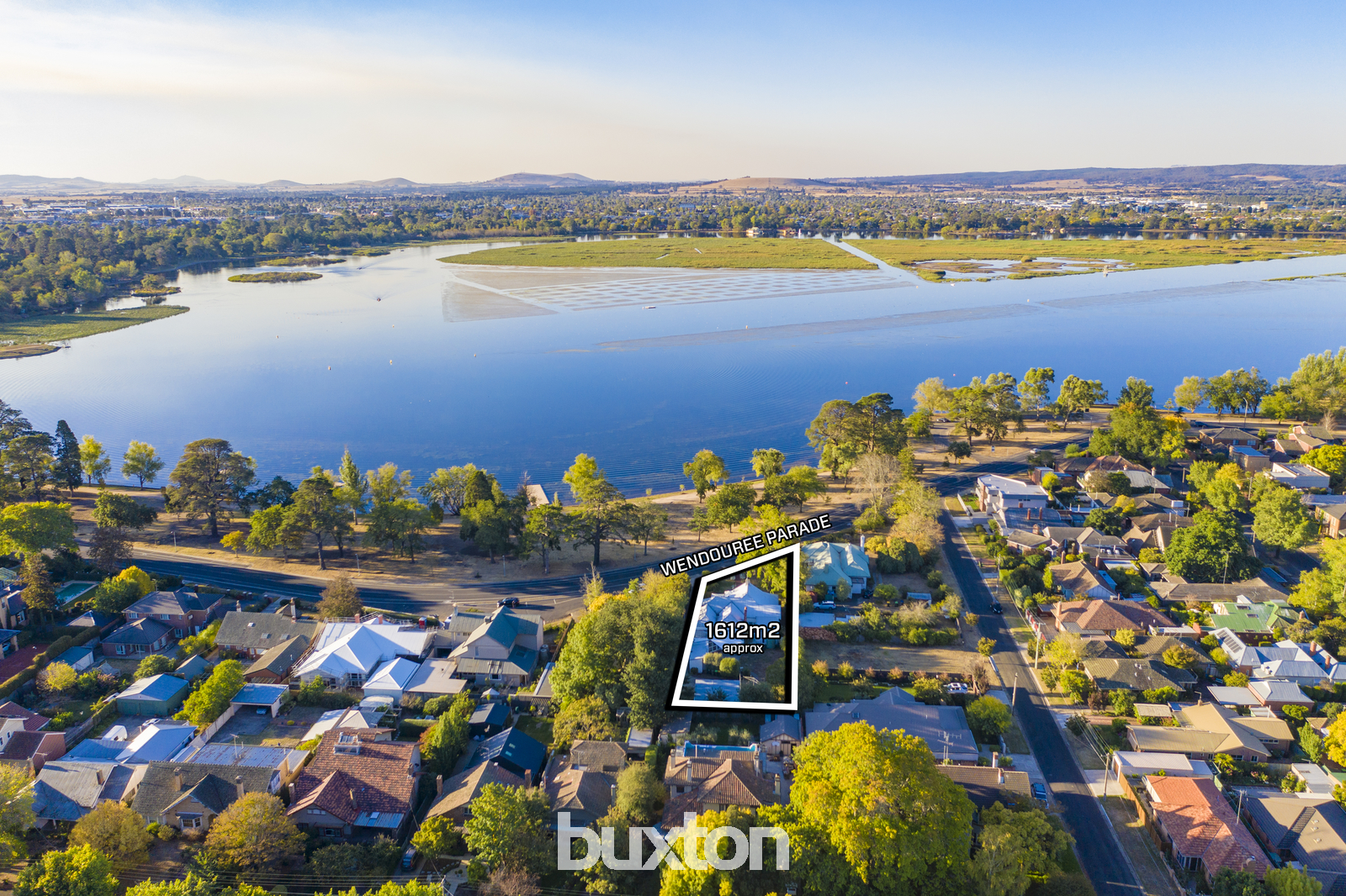 205 Wendouree Parade, Lake Wendouree VIC 3350 Buxton