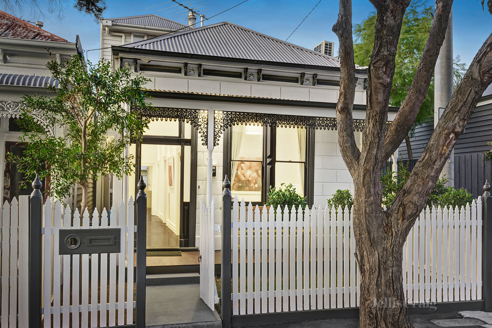 21 Bowen Street, Prahran
- Print Image 1