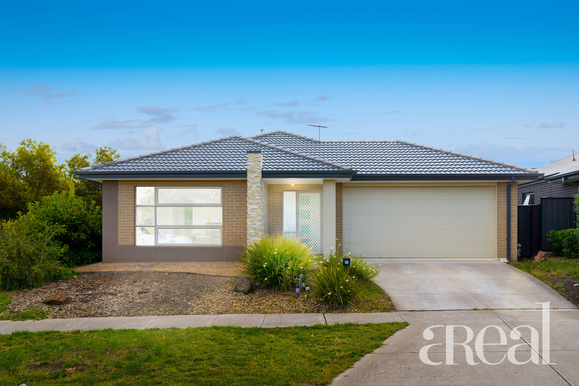 21 Escapade Boulevard, Craigieburn VIC 3064 