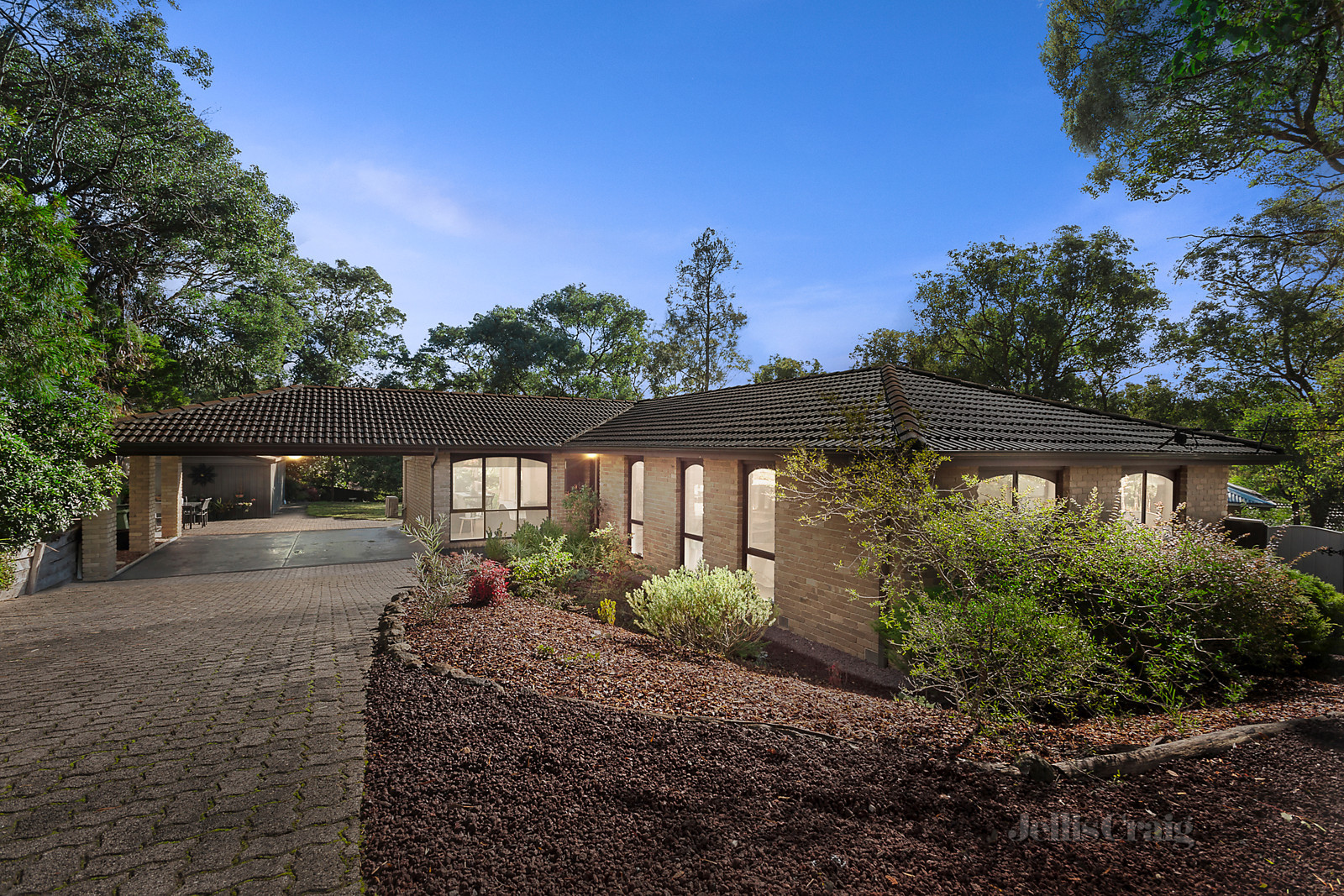 21 Hillcrest Road, Eltham North, VIC 3095 Jellis Craig