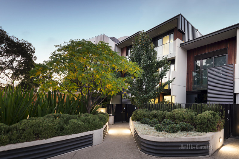 2/110 Keppel Street