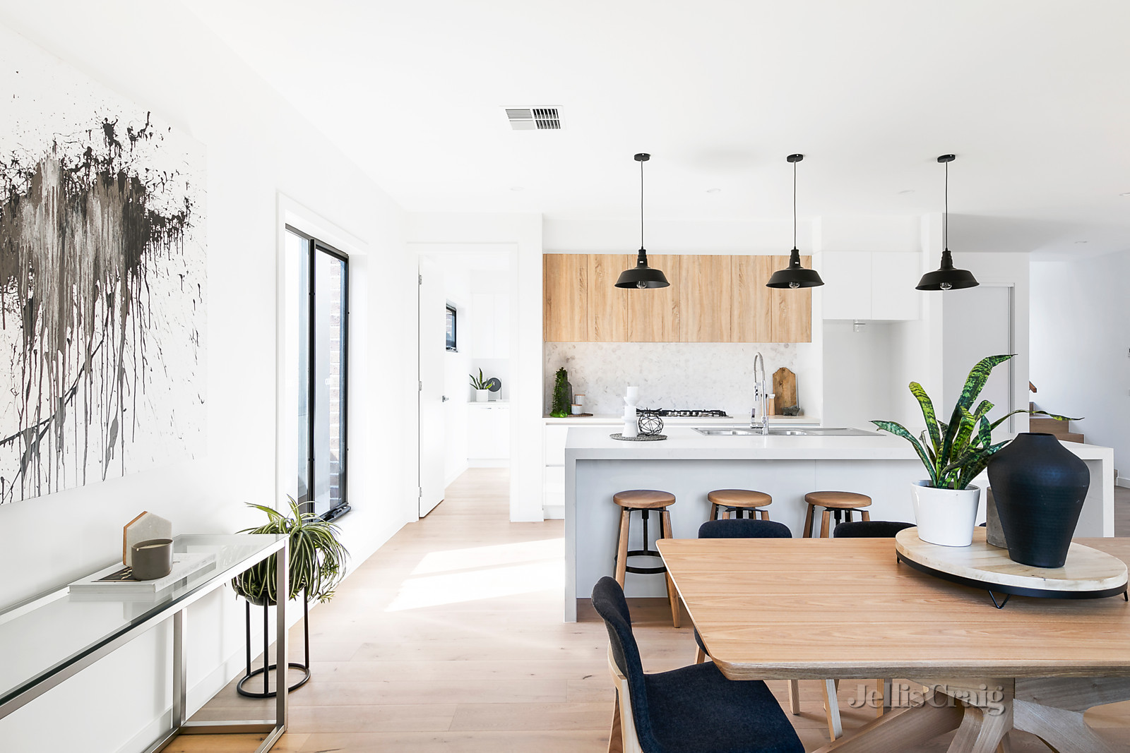 2/114 Bond Street, Ivanhoe
- Print Image 1