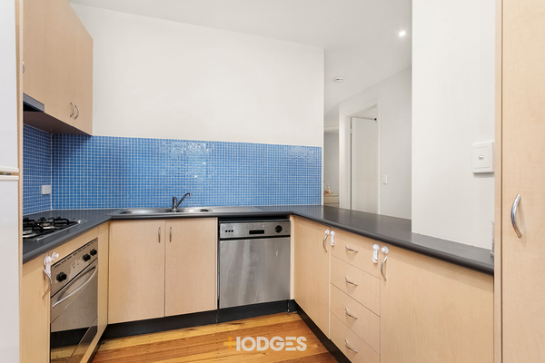 2/12 Vautier Street Elwood