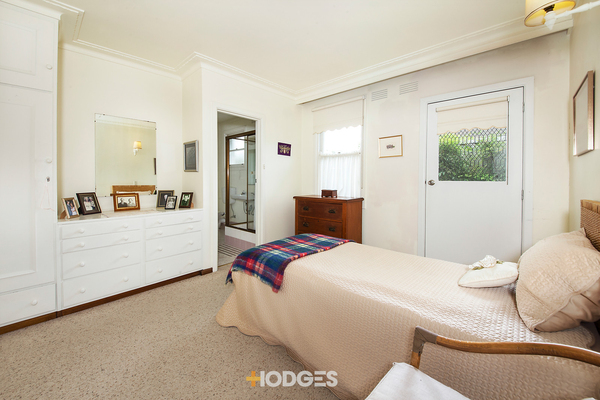 2/14 Burgess Street Beaumaris