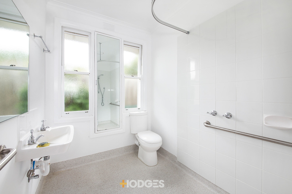 2/14 Burgess Street Beaumaris