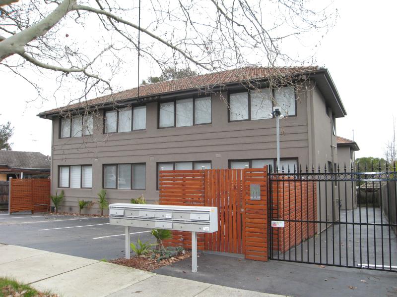 2/15 Belmont Avenue, Glen Iris VIC 3146 