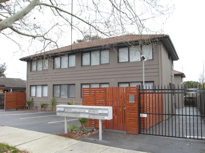 2/15 Belmont Avenue, Glen Iris VIC 3146 