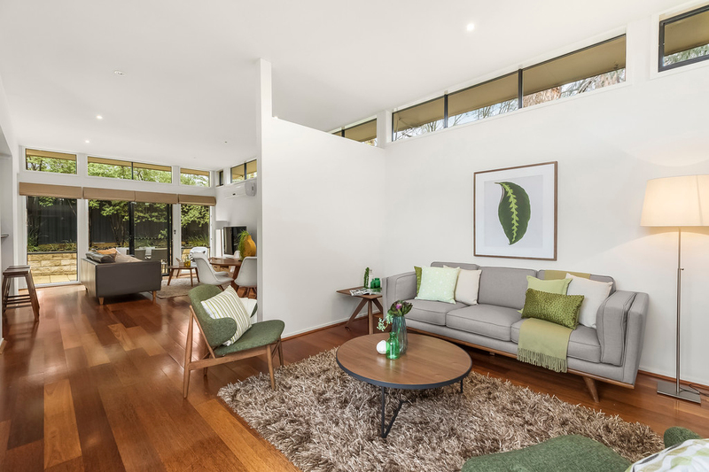 2/15 Boronia Grove, Doncaster East