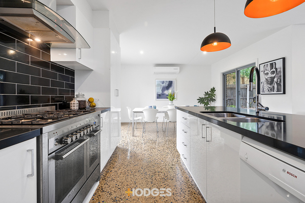 2/16 Collins Street Geelong West