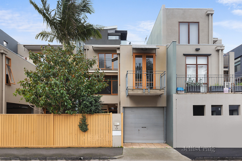 2/17 John Street