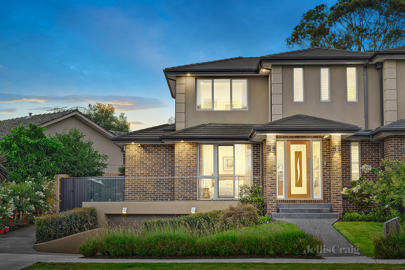 21B Damon Road, Mount Waverley
- Print Image 1