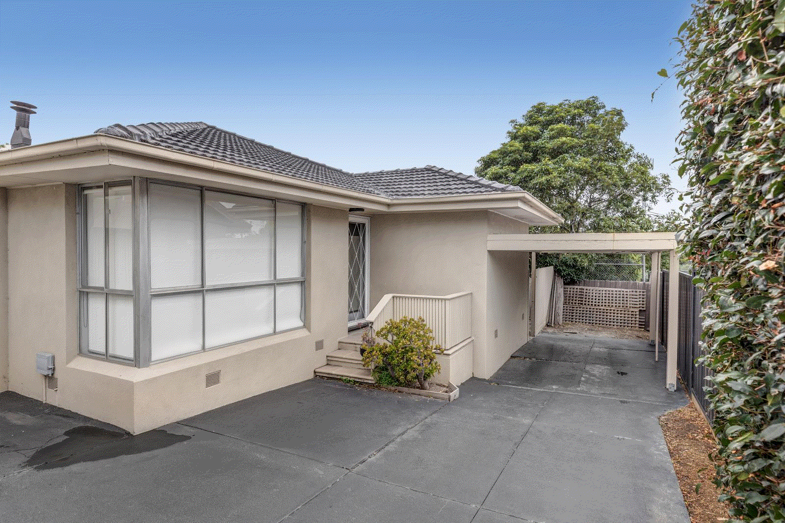 https://images.listonce.com.au/listings/22-feathertop-avenue-templestowe-lower-vic-3107/672/01149672_floorplan_01.gif?MENcSGWXcXk