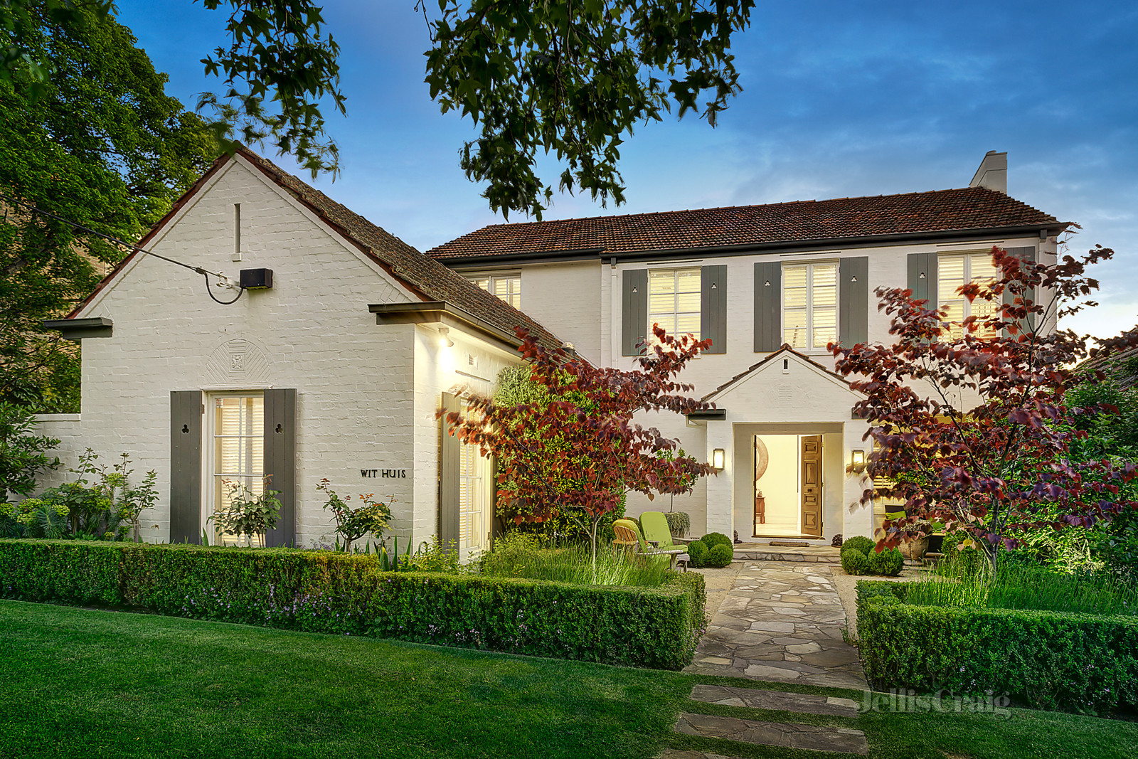 22 Leura Grove, Hawthorn East
- Print Image 1