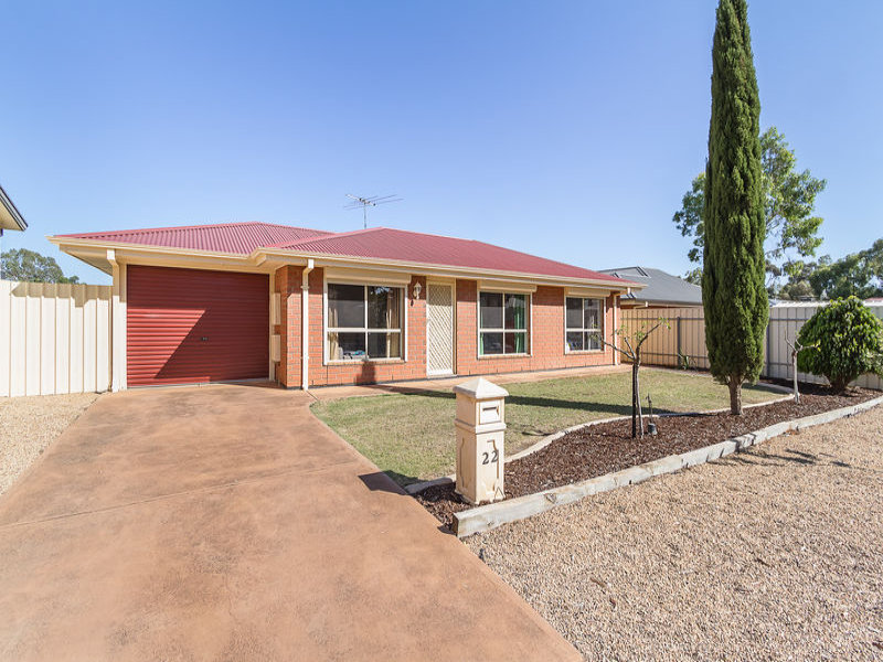 22 Moulds Crescent