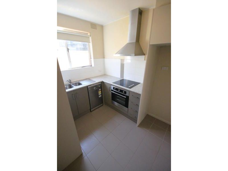 2/2 Raleigh Street, Footscray VIC 3011 