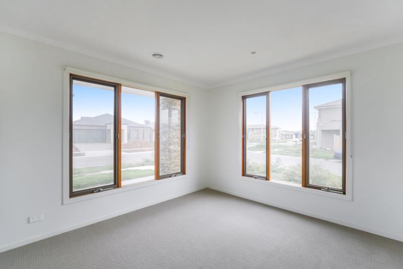 22 Selleck Drive, Point Cook VIC 3030 