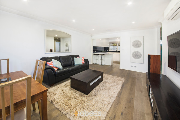 2/233 Warrigal Road Cheltenham