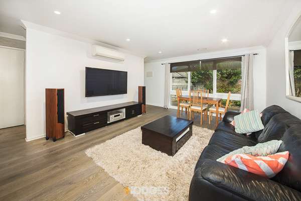 2/233 Warrigal Road Cheltenham