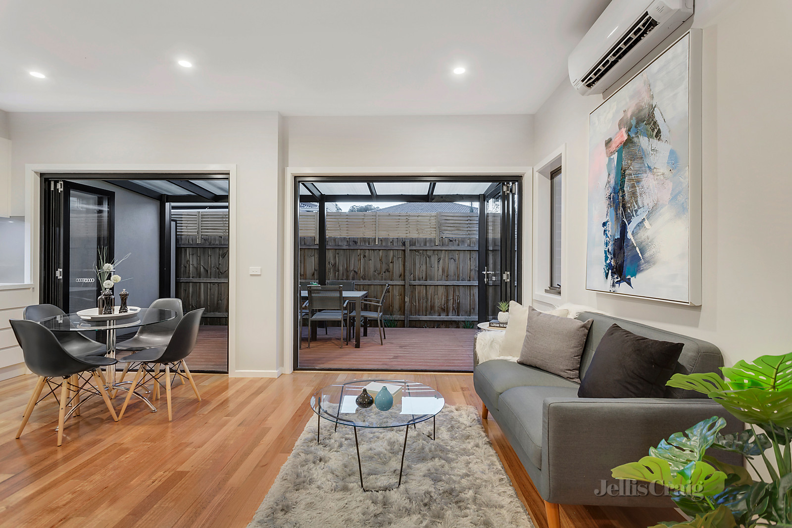 2/236 Collins Street, Thornbury
- Print Image 1