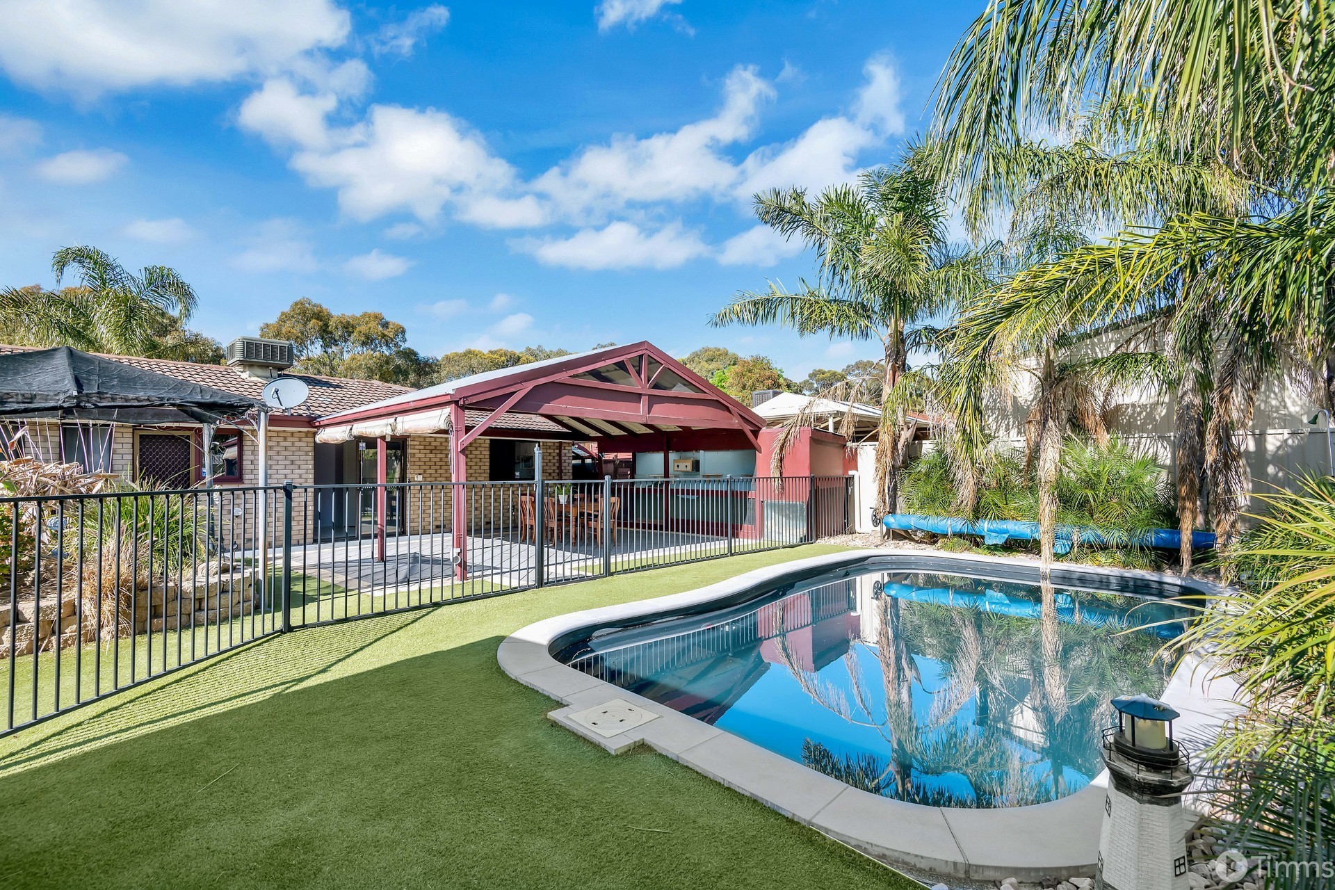 23 Coorumbena Crescent