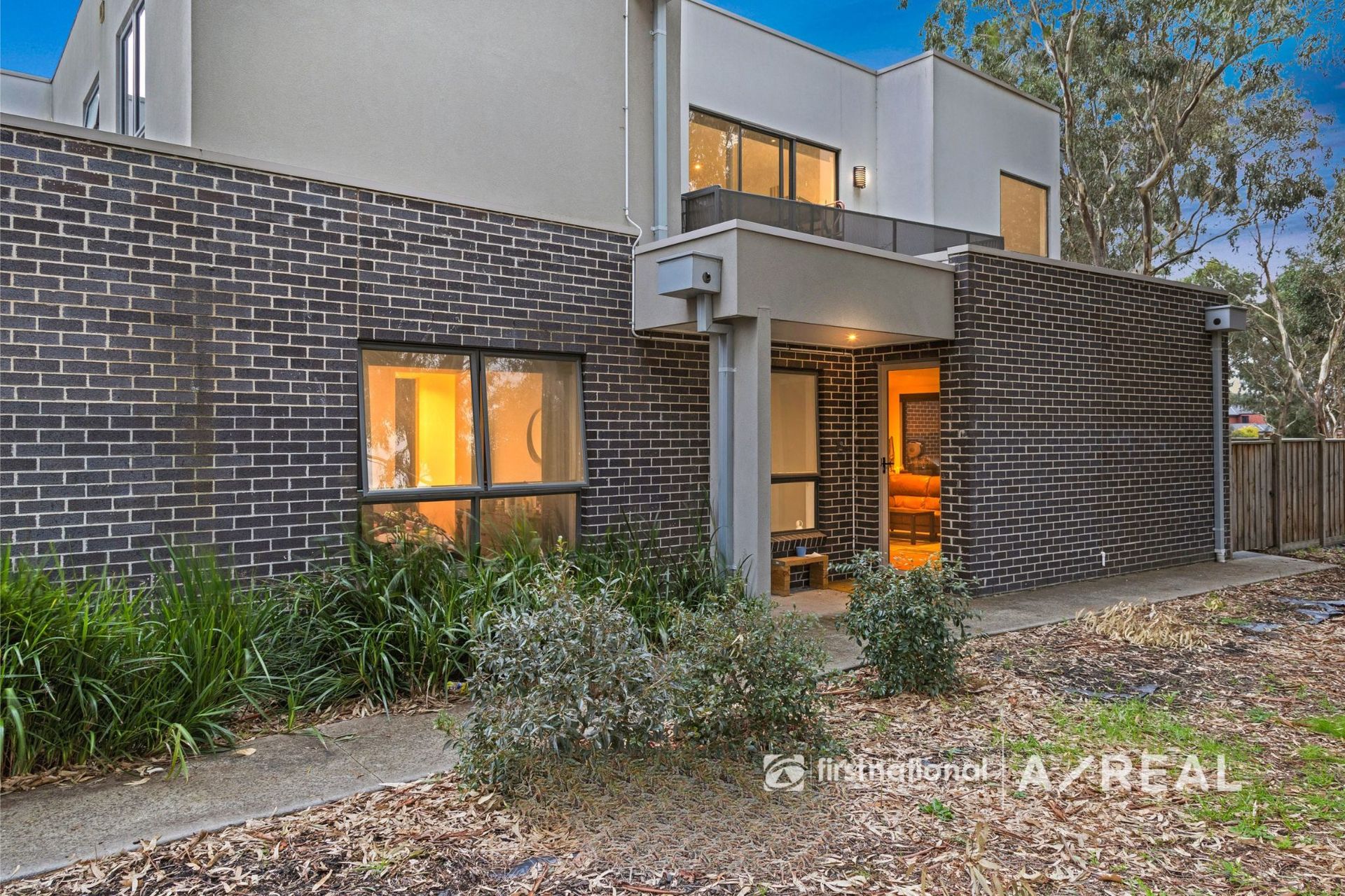 2/3 Vangelica Way, South Morang VIC 3752 