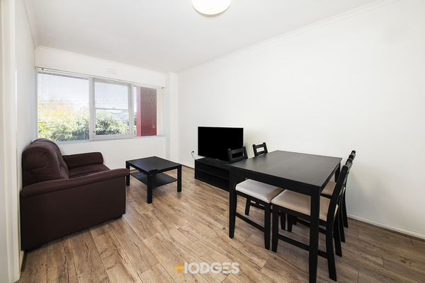 23/18 Cochrane Street Brighton